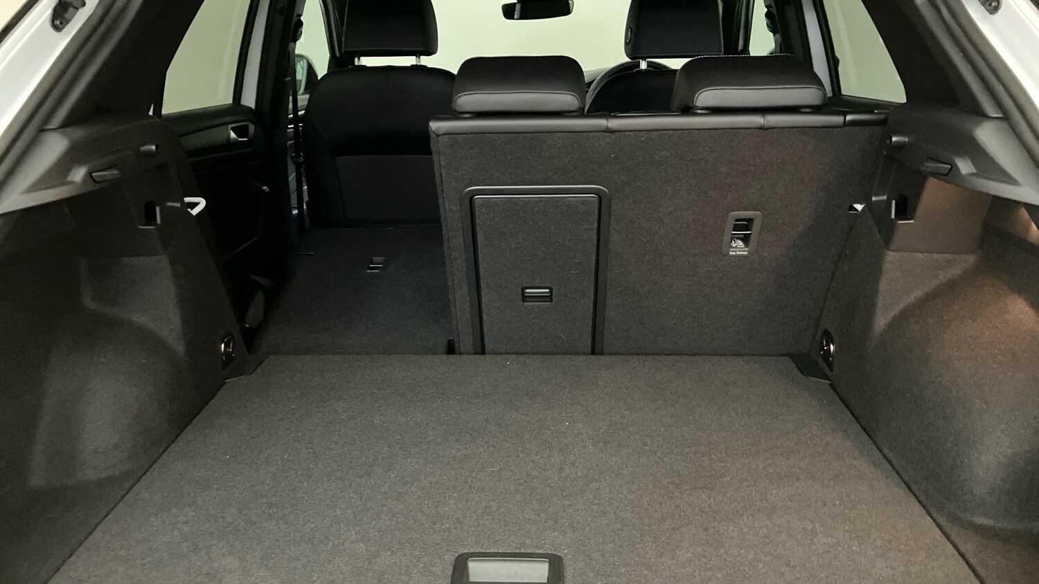 Used Volkswagen T-Roc 2025 for sale - 76193764: Photo 41