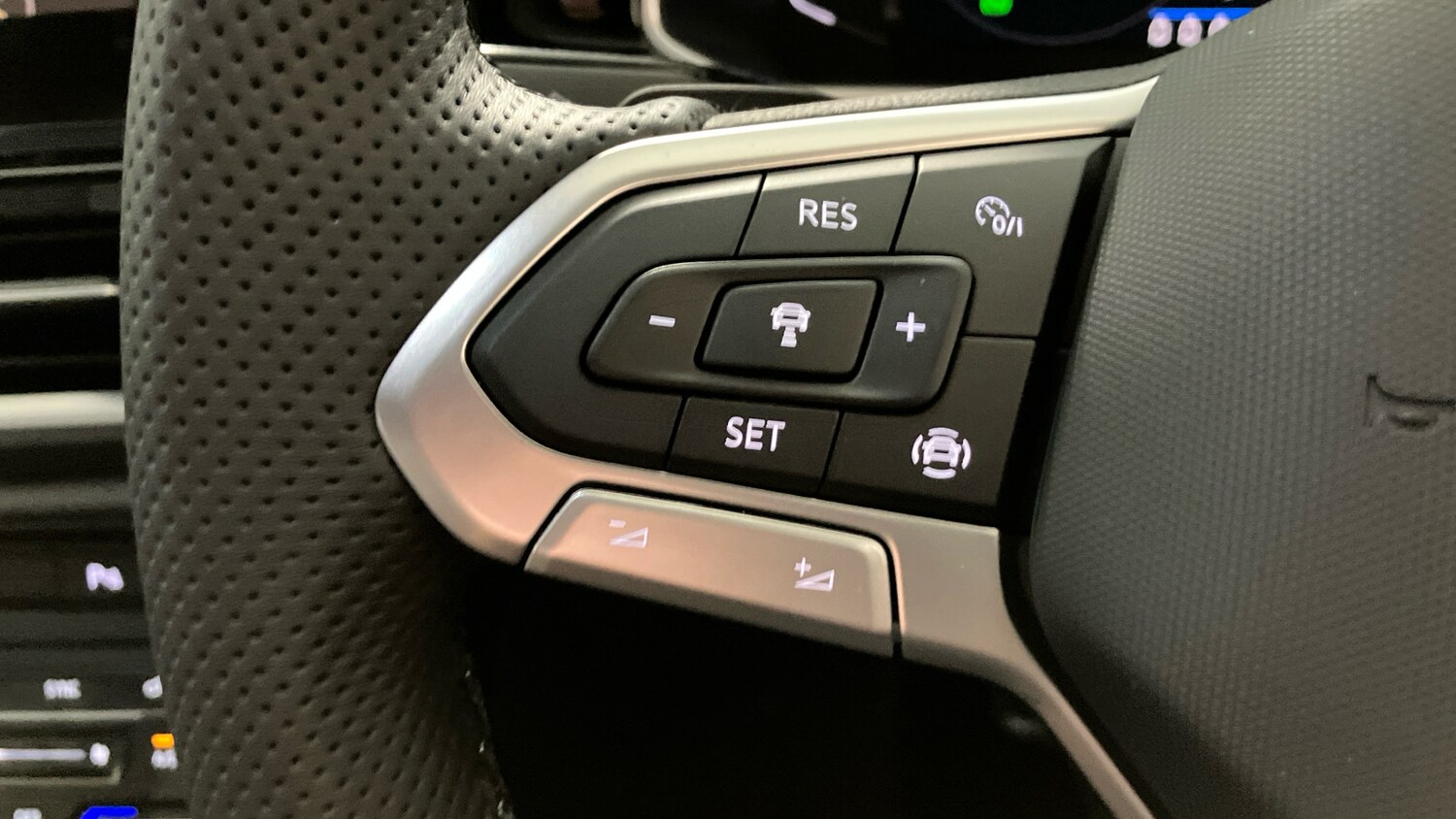 Used Volkswagen T-Roc 2025 for sale - 76568392: Photo 17