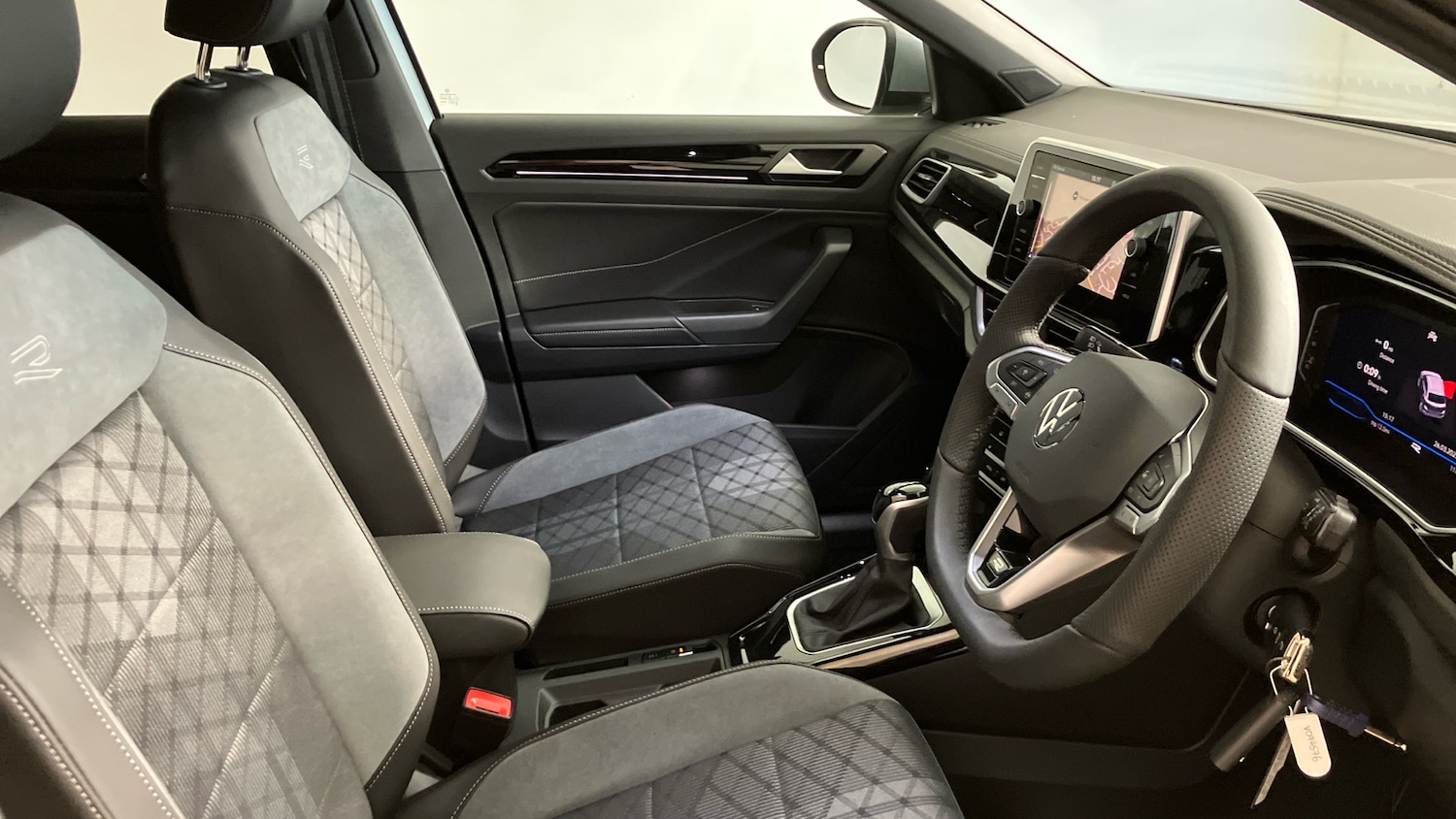 Used Volkswagen T-Roc 2025 for sale - 76568392: Photo 26