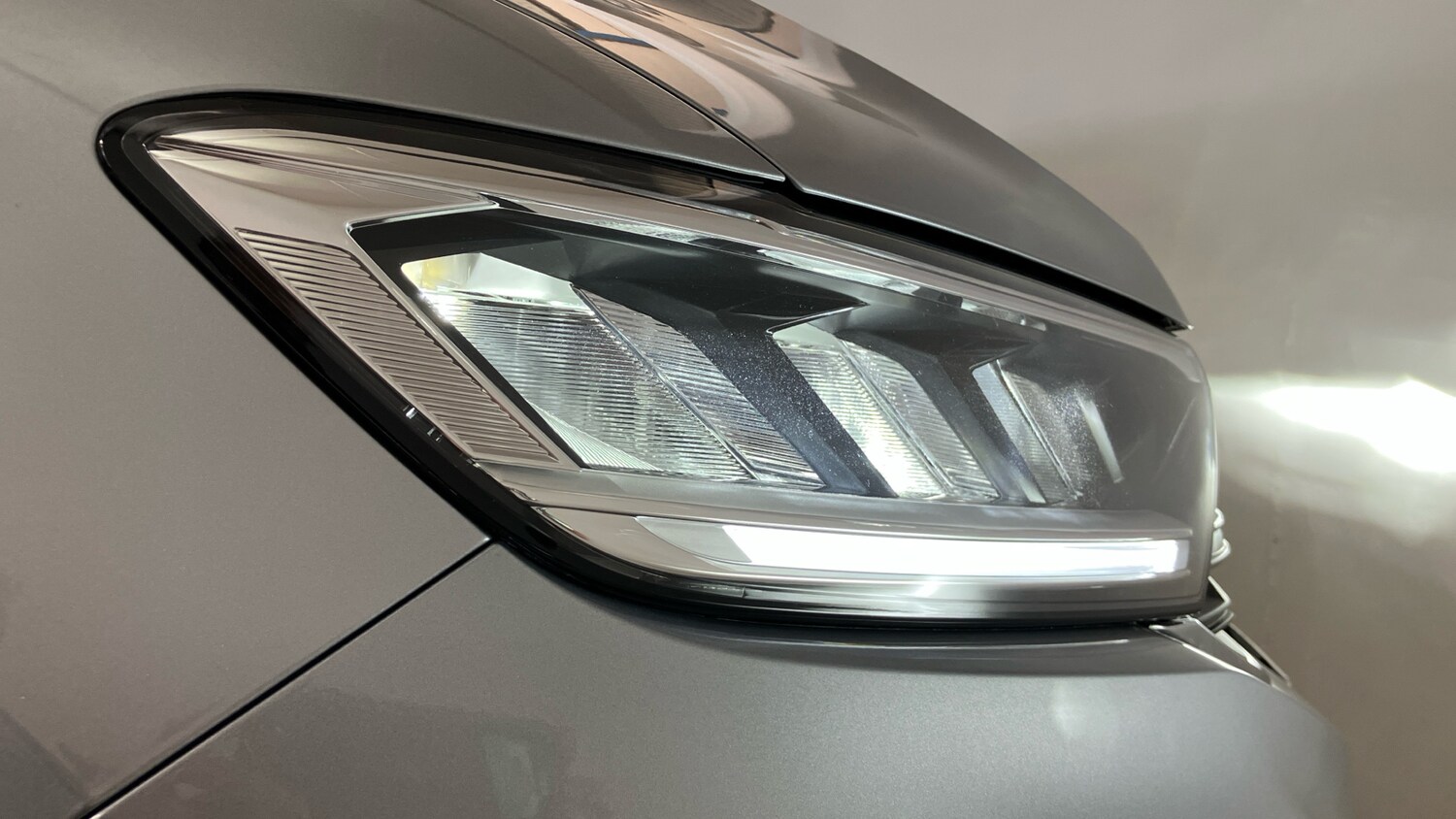 Used Volkswagen T-Roc 2025 for sale - 76568392: Photo 36