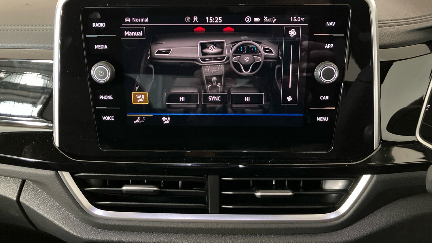 Used Volkswagen T-Roc 2025 for sale - 76568392: Photo 42