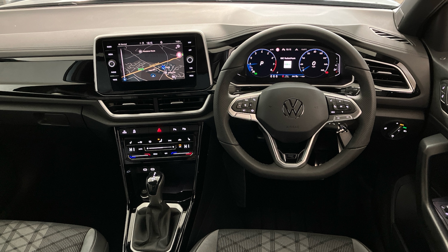 Used Volkswagen T-Roc 2025 for sale - 76568392: Photo 9