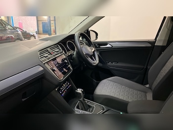 Used Volkswagen Tiguan 2020 for sale - 77817885: Photo