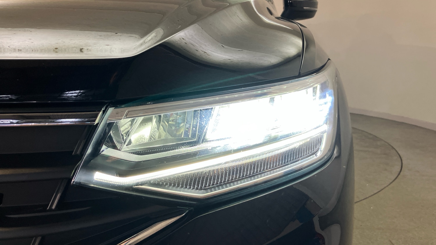 Used Volkswagen Tiguan 2020 for sale - 77817885: Photo 35