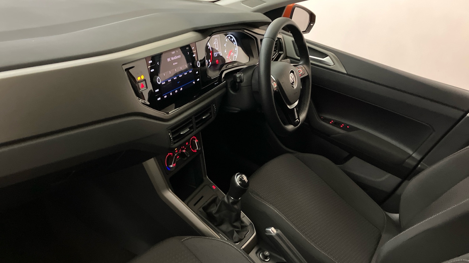 Used Volkswagen Polo 2020 for sale - 75872941: Photo 2