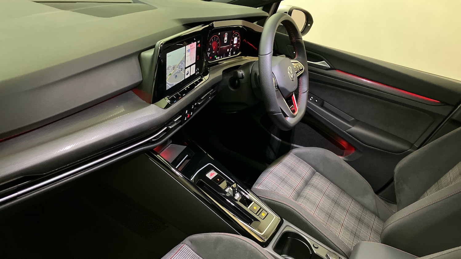 Used Volkswagen Golf 2024 for sale - 76403142: Photo 2