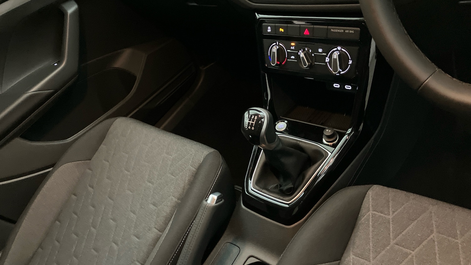 Used Volkswagen T-Cross 2025 for sale - 76968760: Photo 14