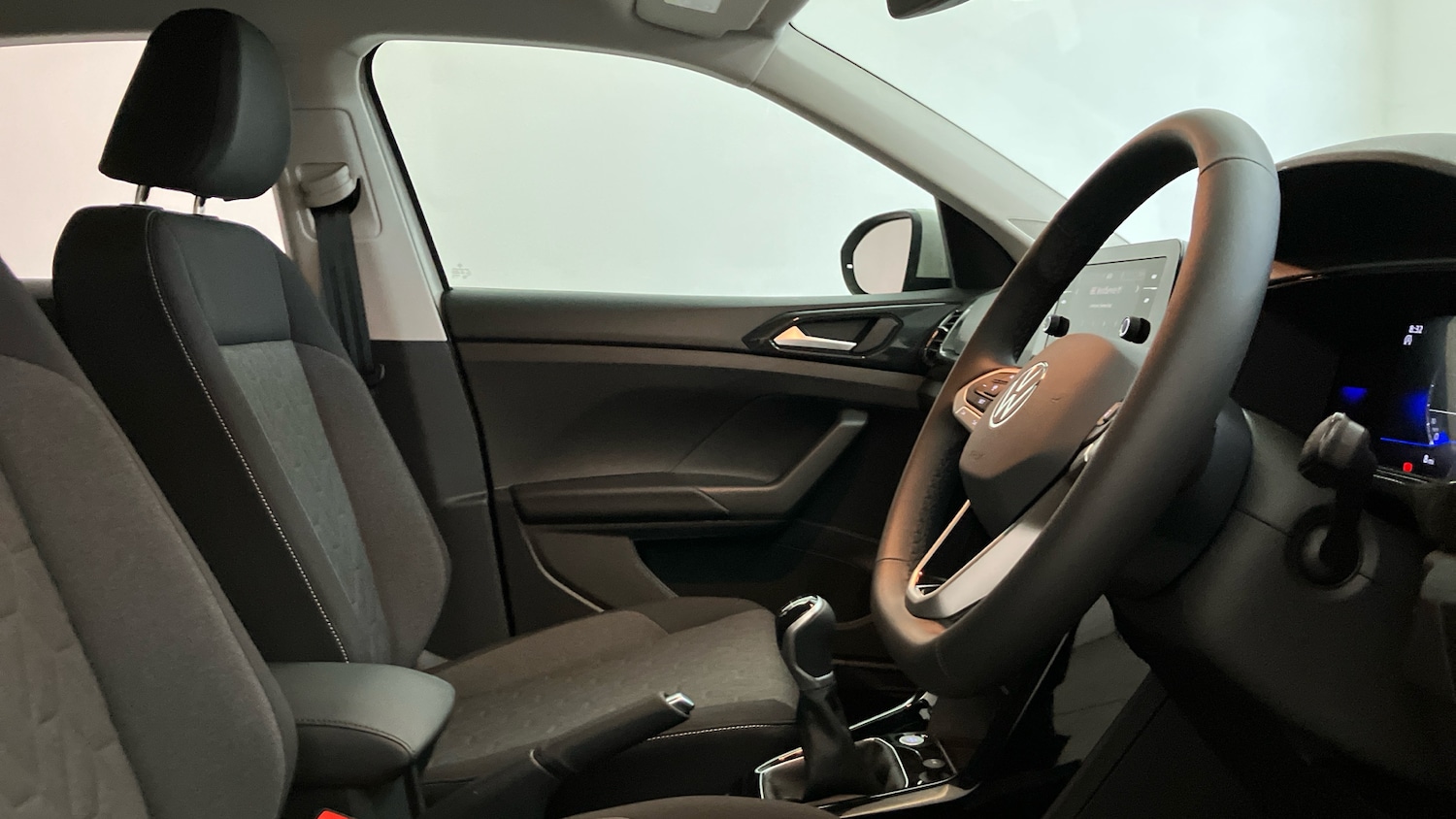 Used Volkswagen T-Cross 2025 for sale - 76968760: Photo 15