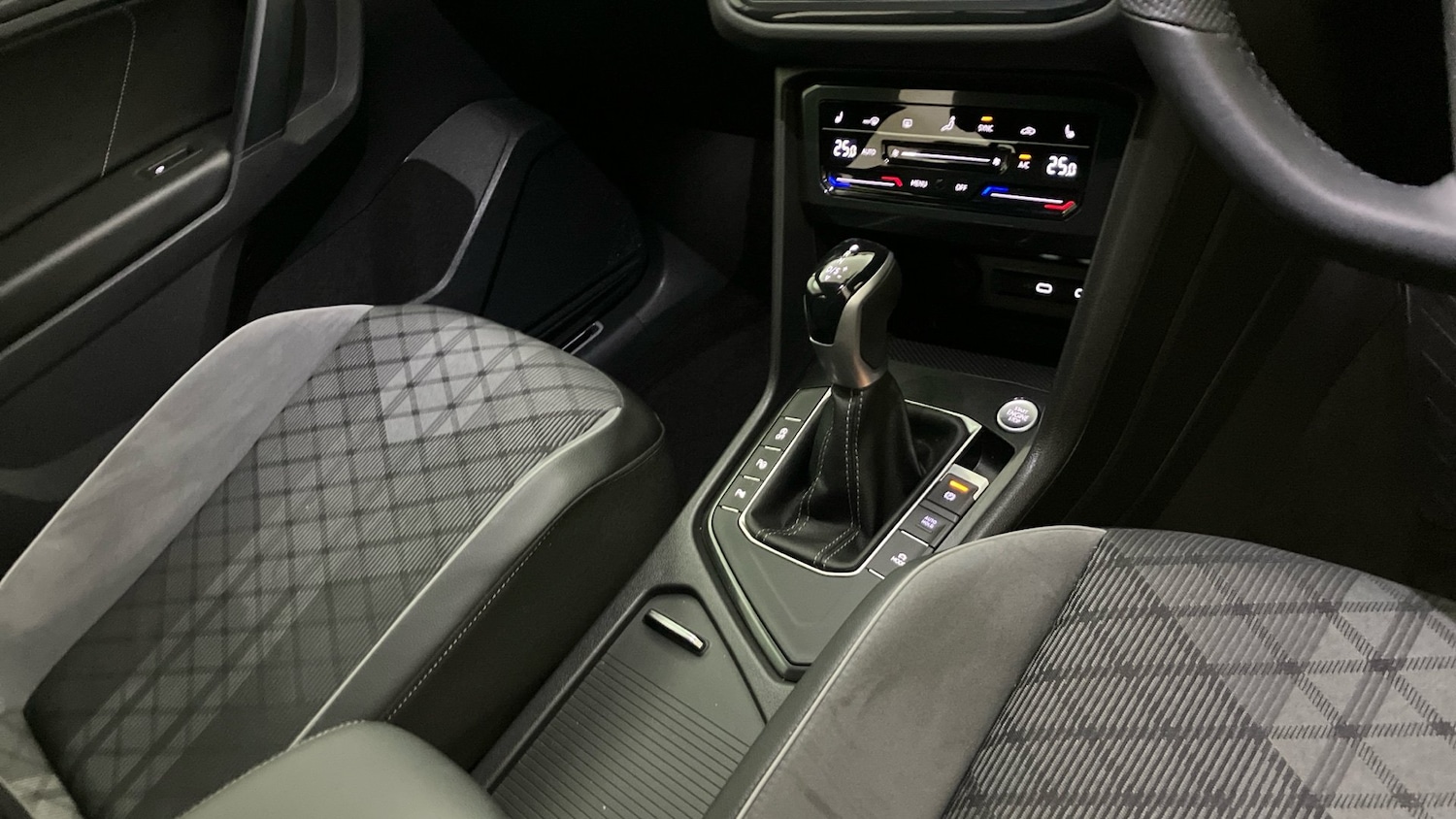 Used Volkswagen Tiguan 2022 for sale - 77102087: Photo 14