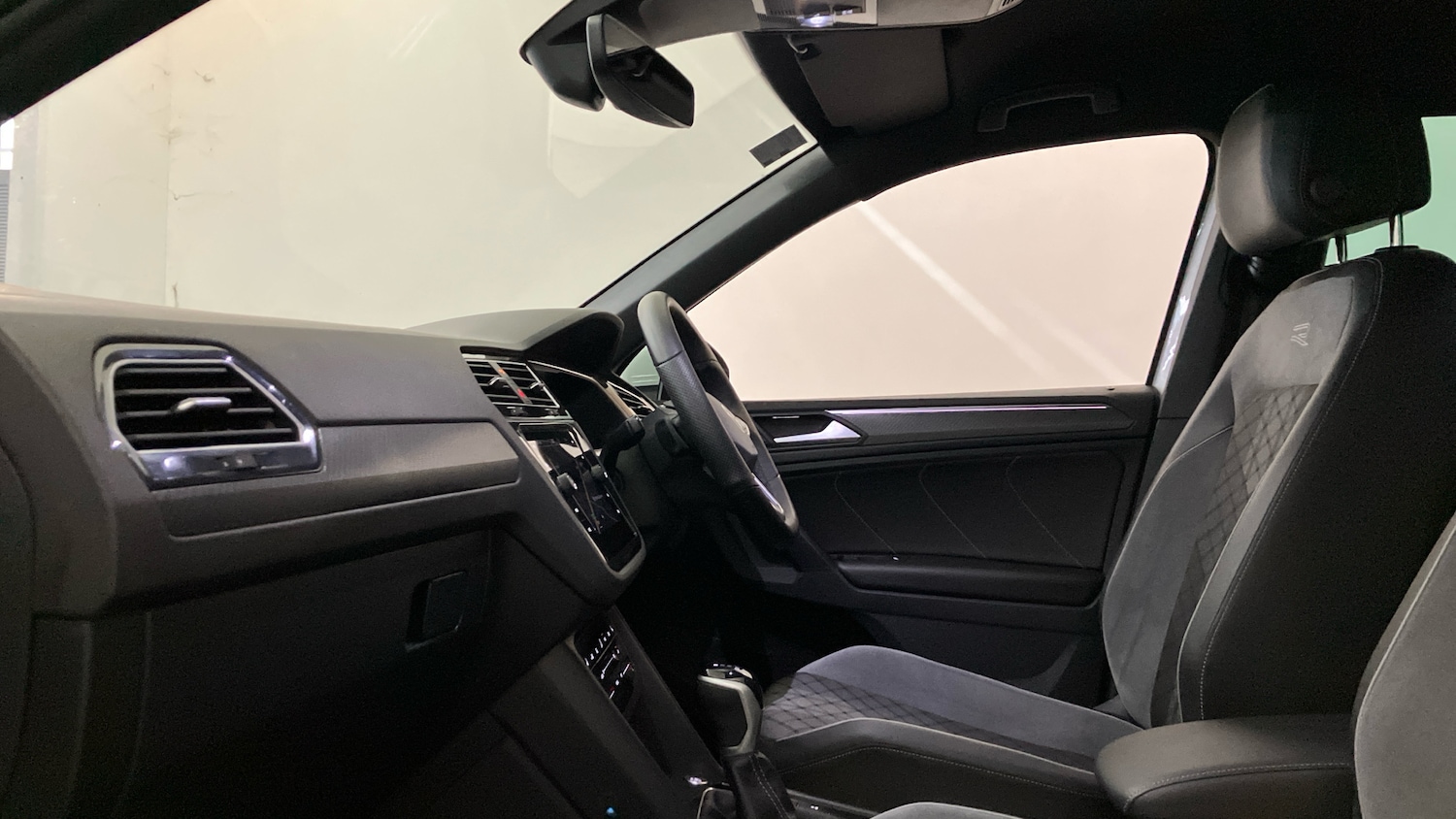 Used Volkswagen Tiguan 2022 for sale - 77102087: Photo 24