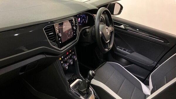Used Volkswagen T-Roc 2019 for sale - 76219011: Photo 2