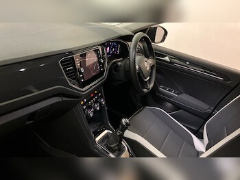 Used Volkswagen T-Roc 2019 for sale - 76219011: Photo 2