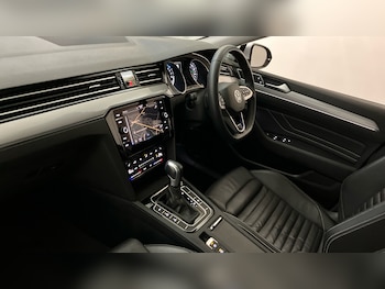 Used Volkswagen Passat 2023 for sale - 79406539: Photo
