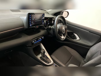Used Toyota Yaris 2021 for sale - 78325120: Photo