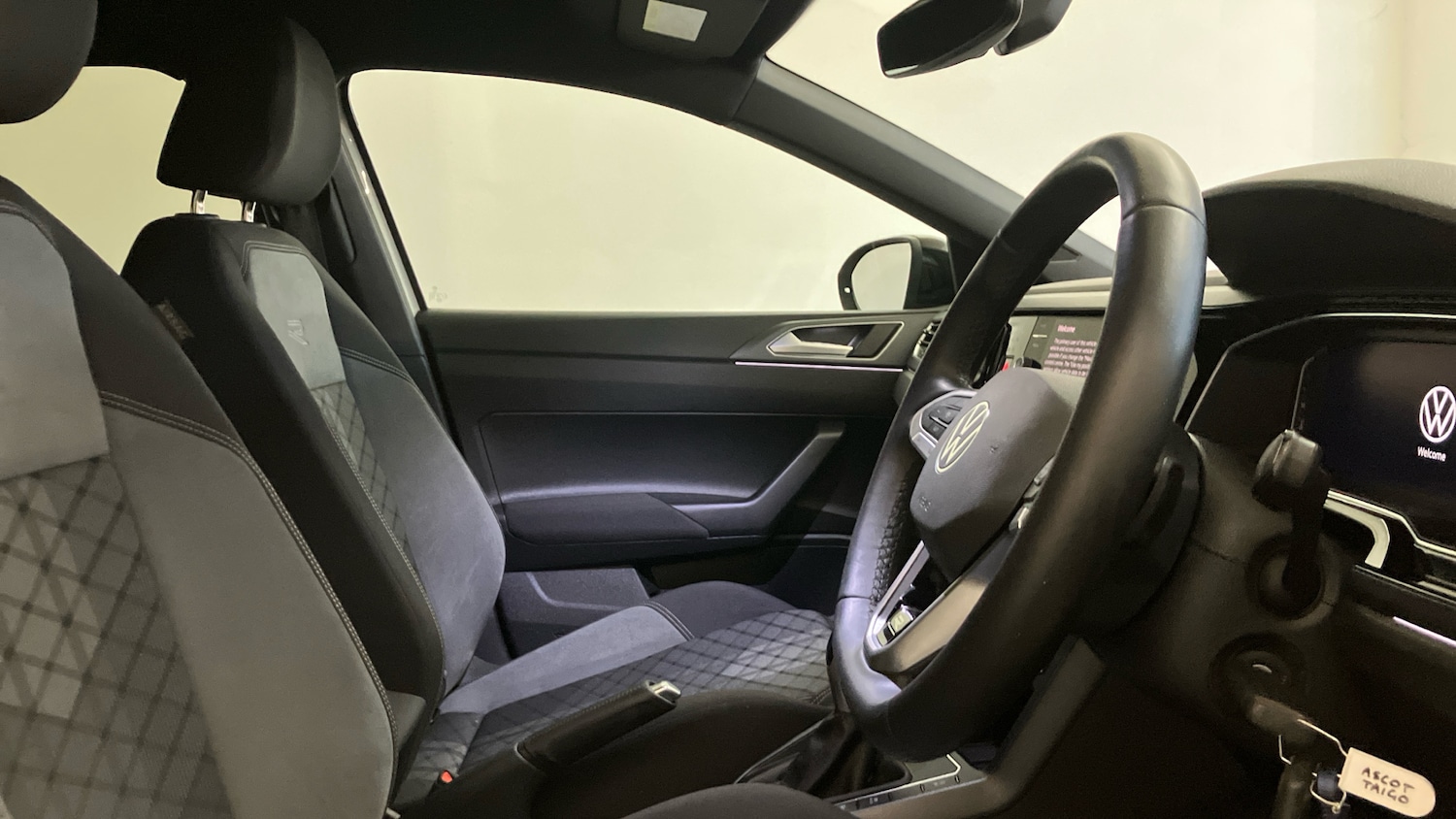 Used Volkswagen Taigo 2023 for sale - 76877799: Photo 15