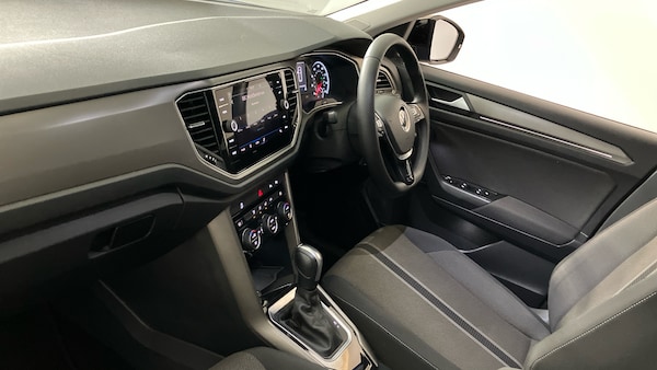 Used Volkswagen T-Roc 2021 for sale - 76143545: Photo 2