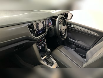 Used Volkswagen T-Roc 2021 for sale - 76143545: Photo 2