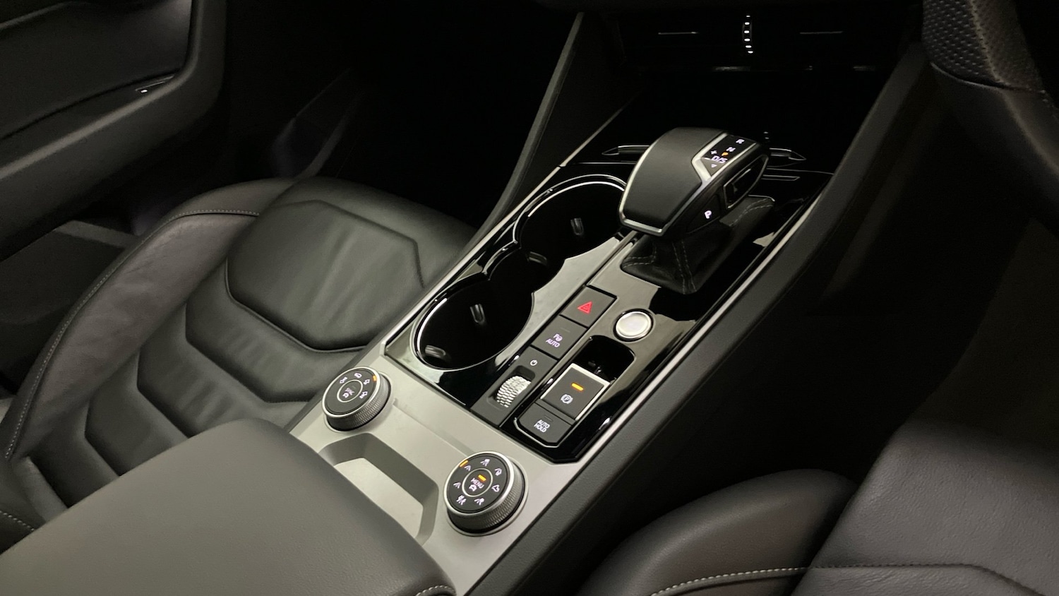 Used Volkswagen Touareg 2023 for sale - 76577016: Photo 14