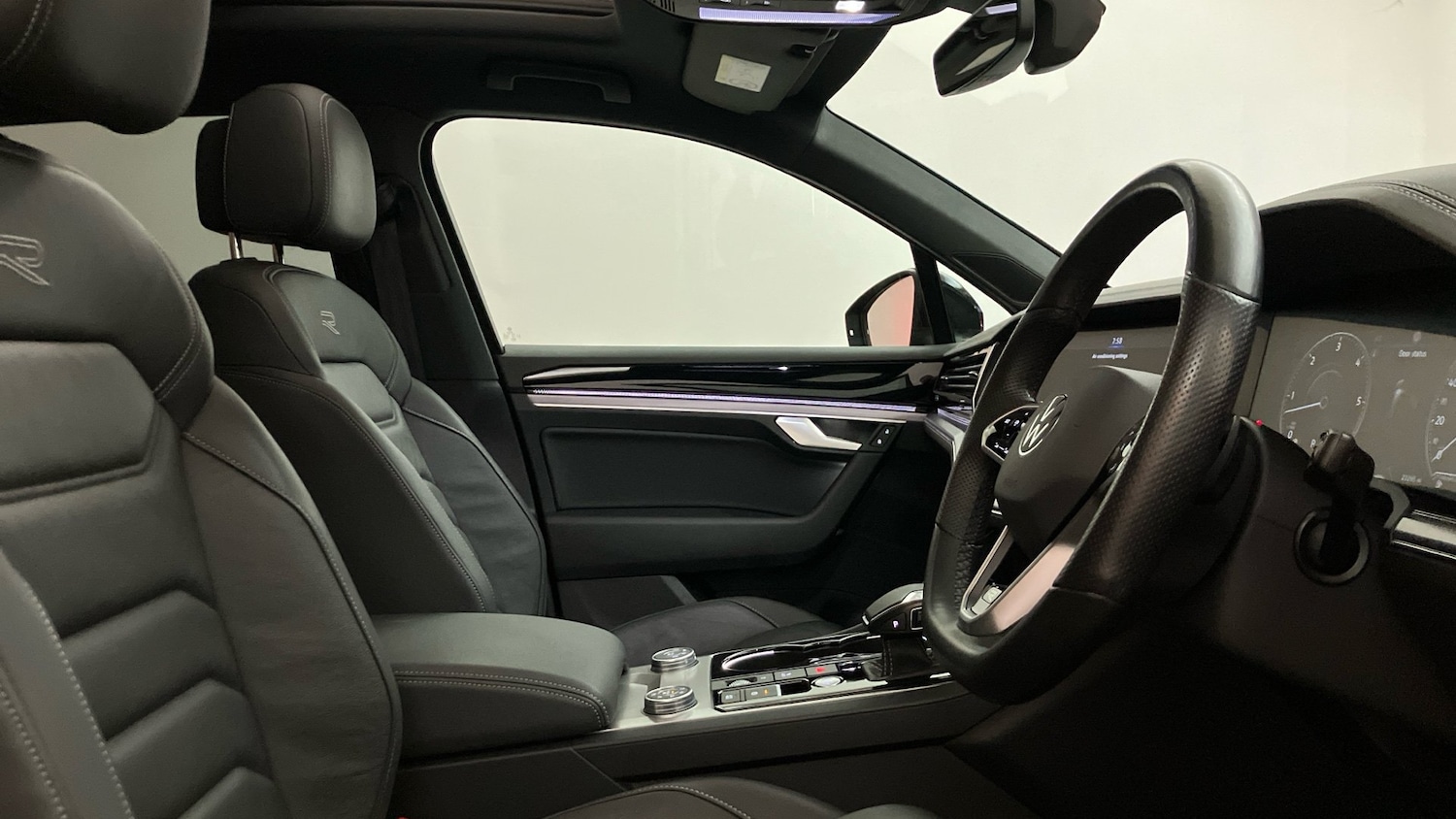 Used Volkswagen Touareg 2023 for sale - 76577016: Photo 15