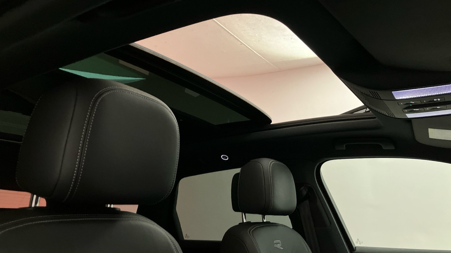 Used Volkswagen Touareg 2023 for sale - 76577016: Photo 34