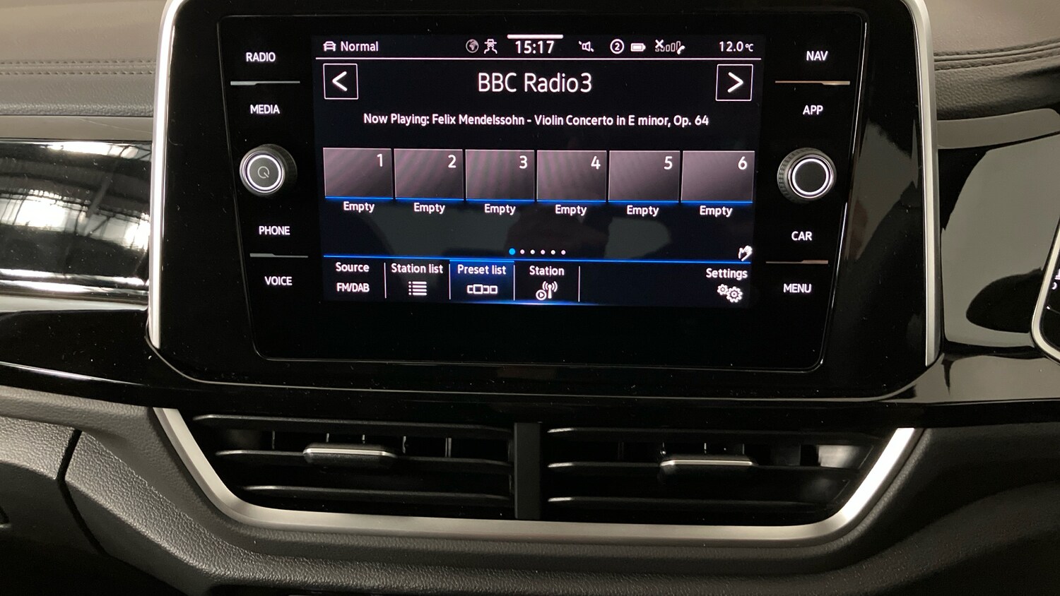 Used Volkswagen T-Roc 2025 for sale - 76532096: Photo 43