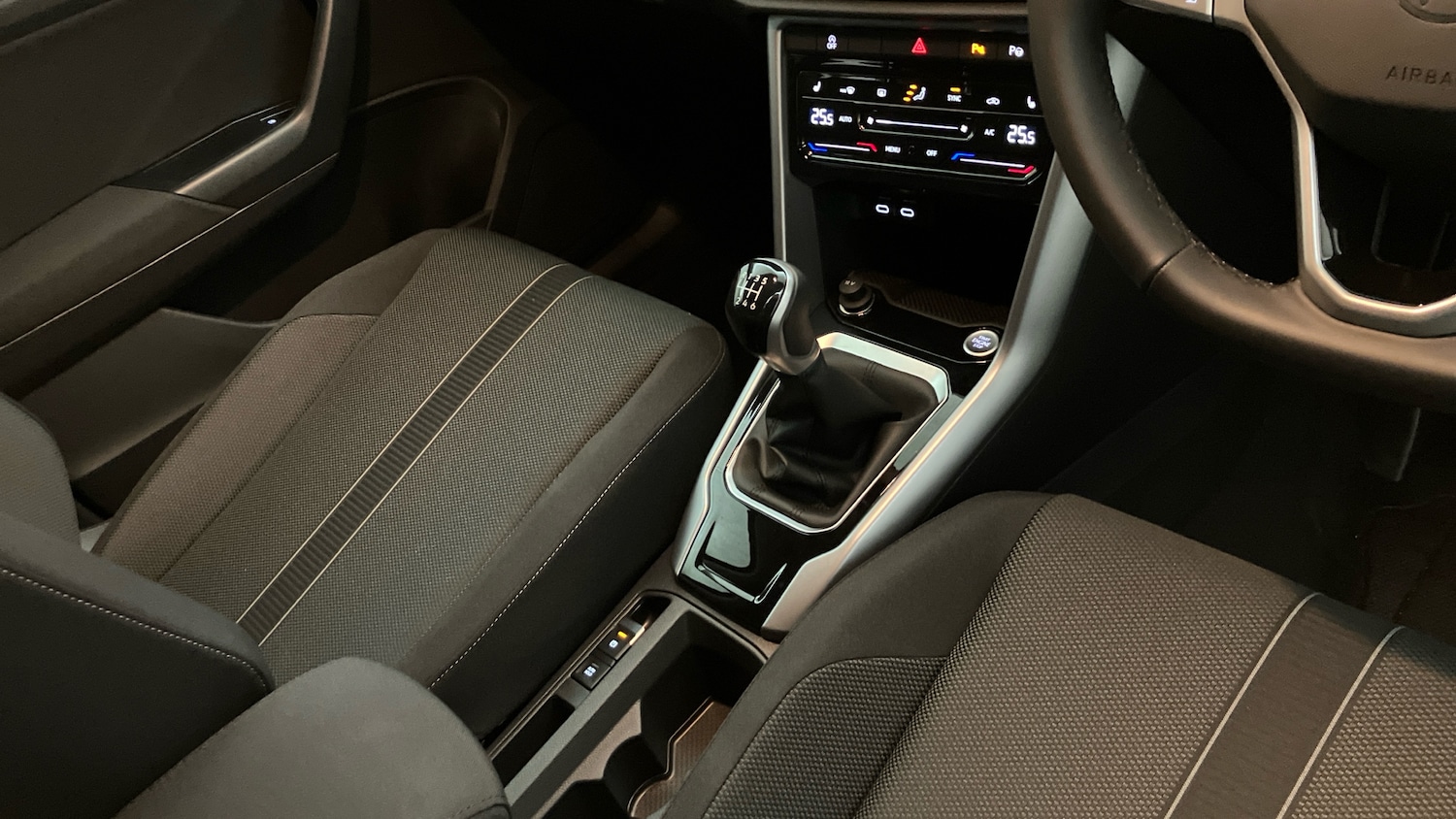 Used Volkswagen T-Roc 2025 for sale - 77061490: Photo 14