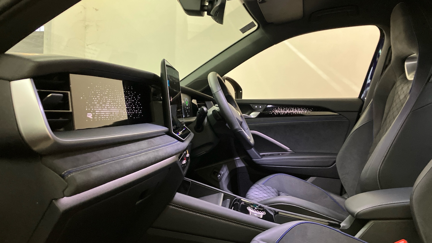 Used Volkswagen Touran 2025 for sale - 77802283: Photo 28