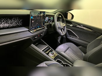 Used Volkswagen Touran 2025 for sale - 77802283: Photo