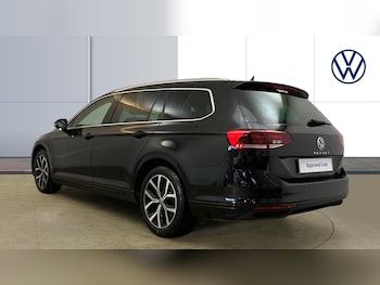 Used Volkswagen Passat 2022 for sale - 76673112: Photo