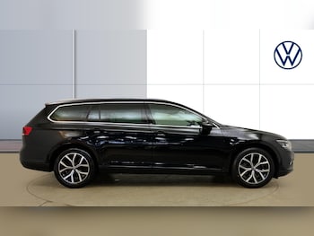 Used Volkswagen Passat 2022 for sale - 76673112: Photo