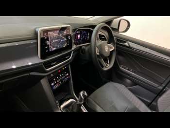 Used Volkswagen T-Roc 2024 for sale - 74915150: Photo