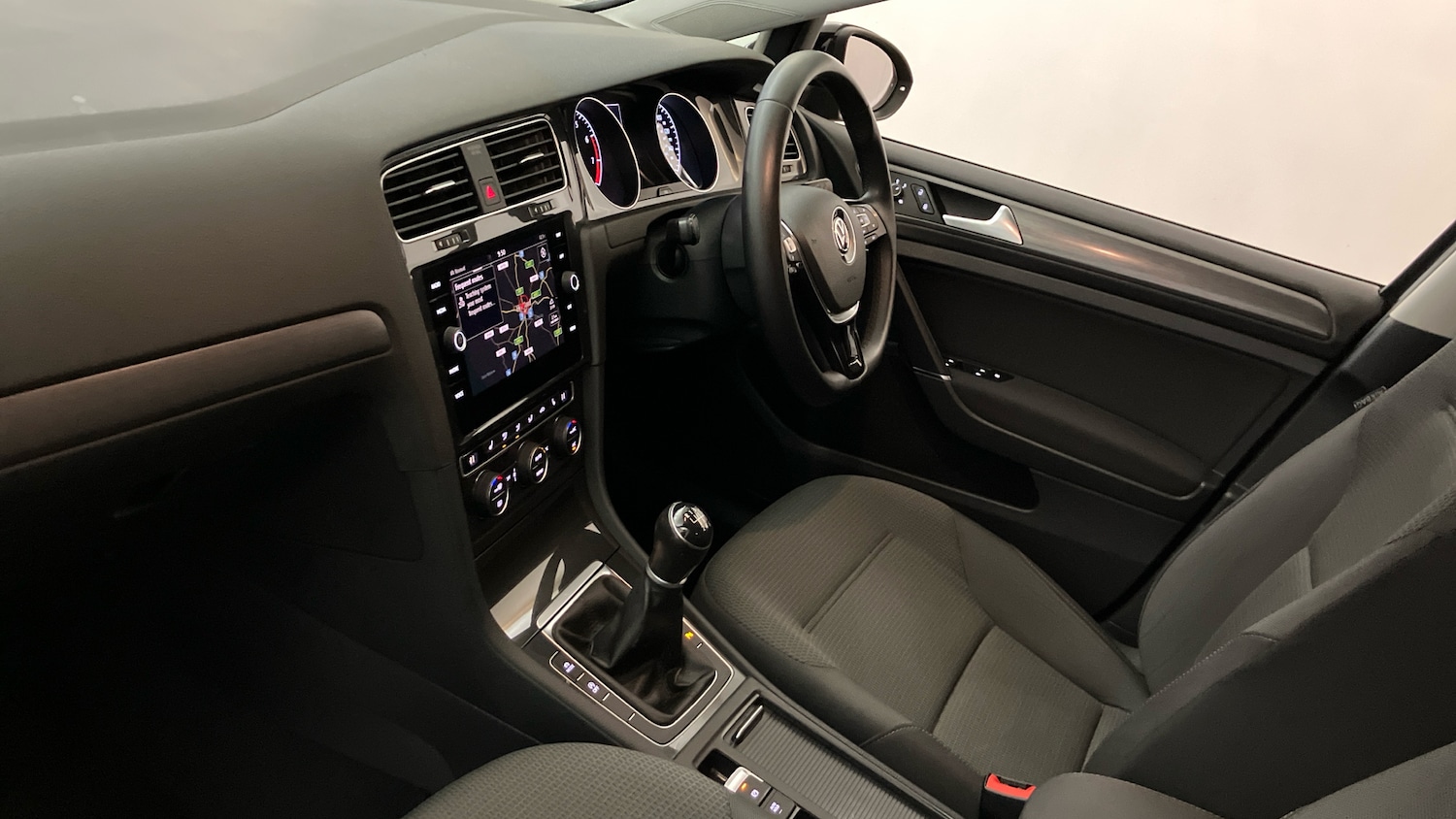 Used Volkswagen Golf 2020 for sale - 76879255: Photo 2