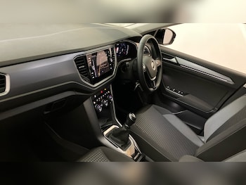 Used Volkswagen T-Roc 2022 for sale - 75355527: Photo