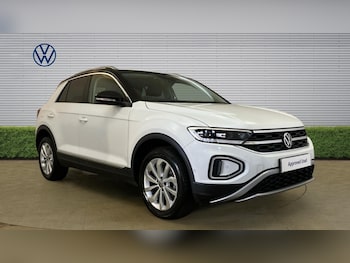 Used Volkswagen T-Roc 2023 for sale - 77883747: Photo