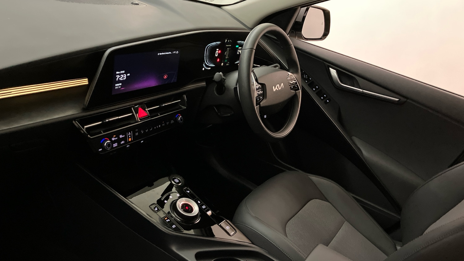 Used Kia Niro 2024 for sale - 77617747: Photo 2