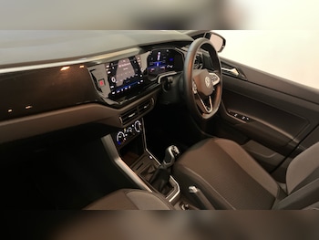 Used Volkswagen Polo 2024 for sale - 77700880: Photo