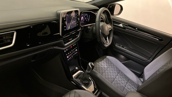 Used Volkswagen T-Roc 2023 for sale - 76196381: Photo 2