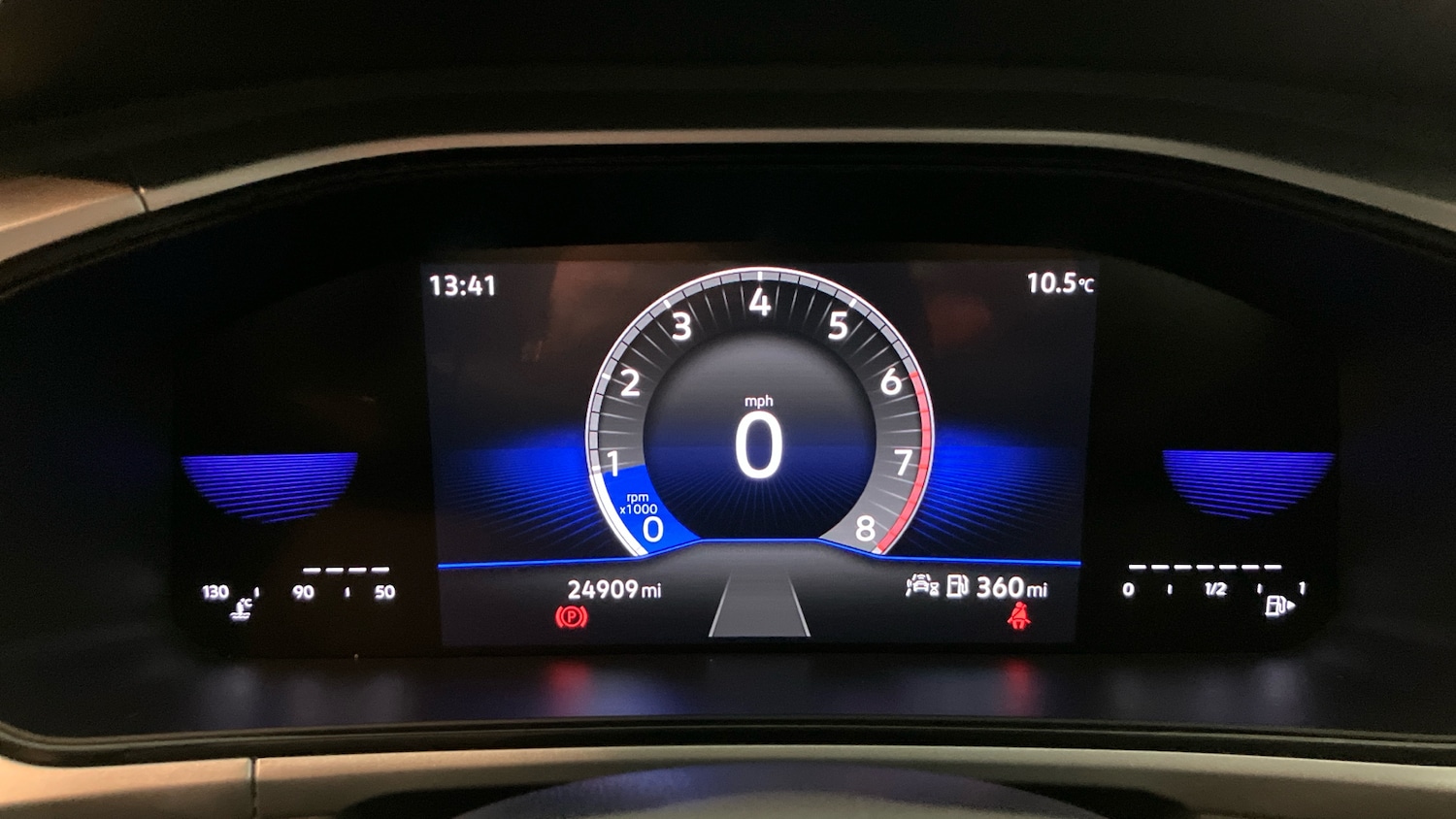 Used Volkswagen T-Roc 2023 for sale - 77380623: Photo 11