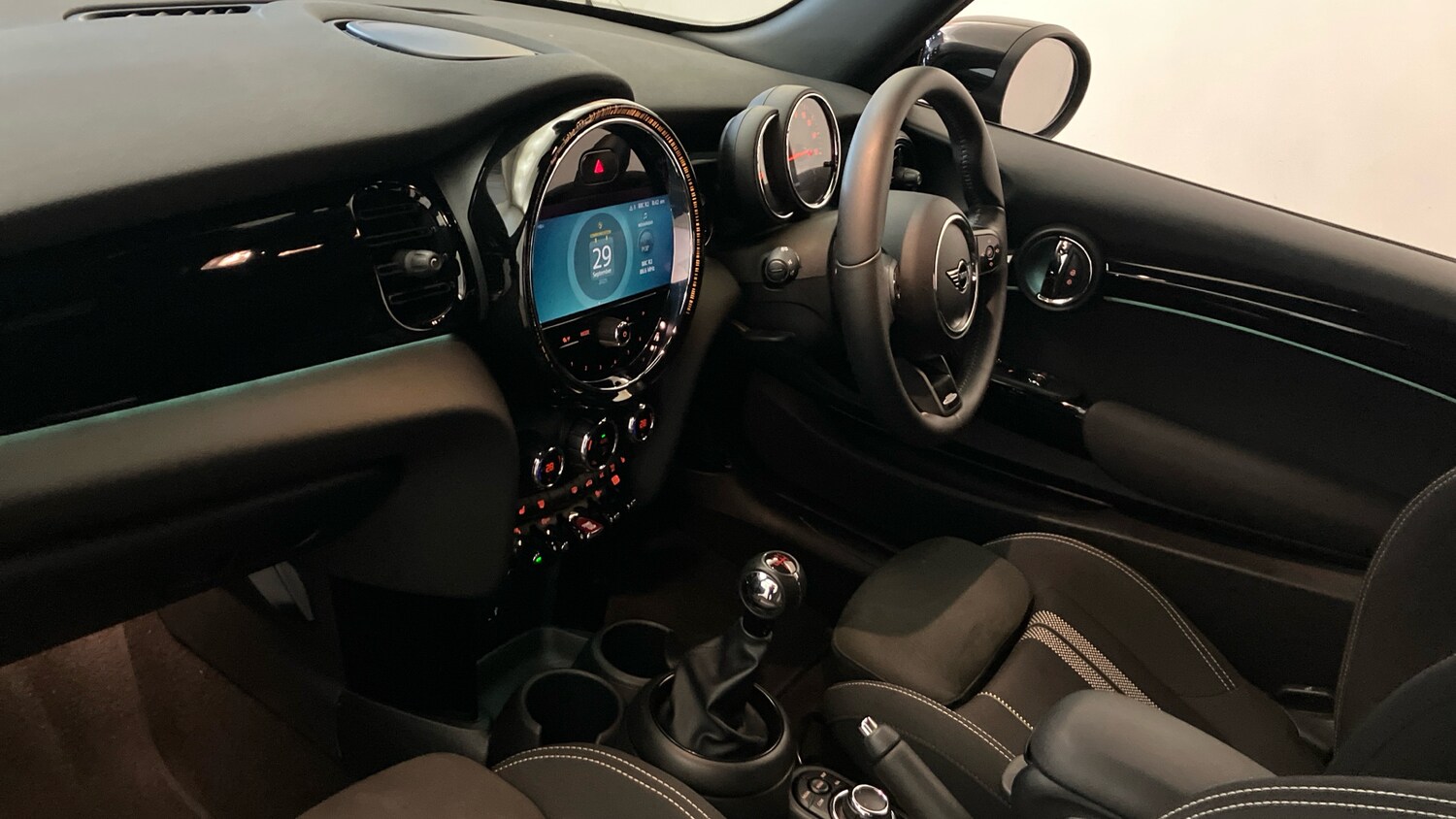 Used MINI Hatch 2022 for sale - 76028034: Photo 2