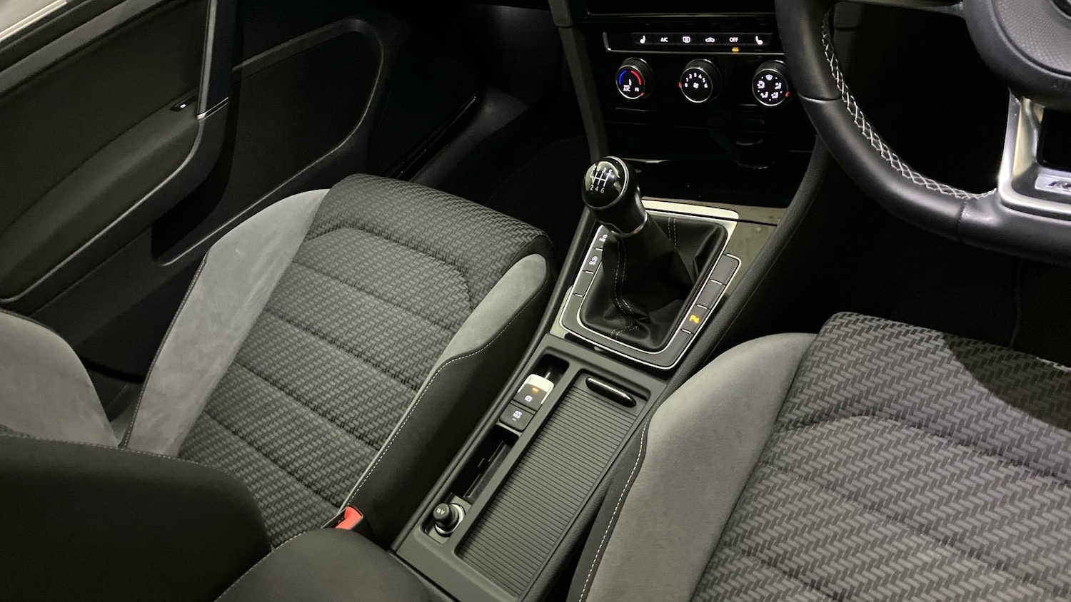 Used Volkswagen Golf 2020 for sale - 77113270: Photo 14