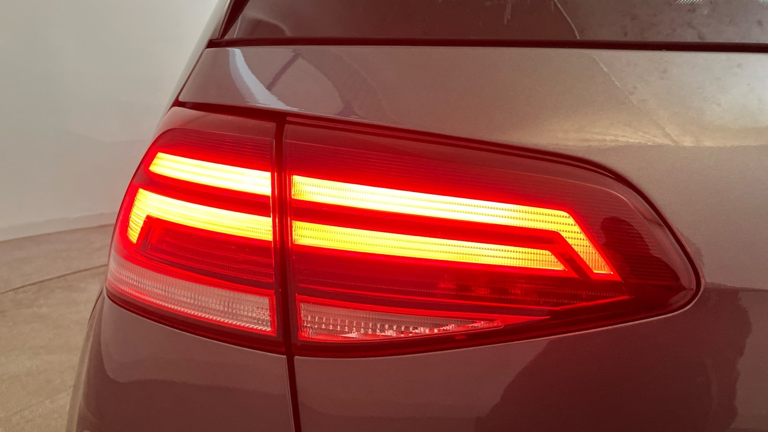 Used Volkswagen Golf 2020 for sale - 77113270: Photo 32