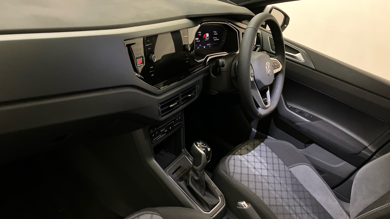 Used Volkswagen Polo 2025 for sale - 78084330: Photo 2