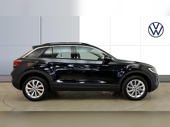 Used Volkswagen T-Roc 2025 for sale - 75303262: Photo
