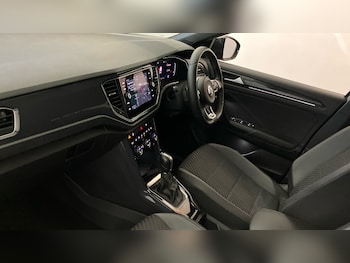 Used Volkswagen T-Roc 2019 for sale - 75870109: Photo
