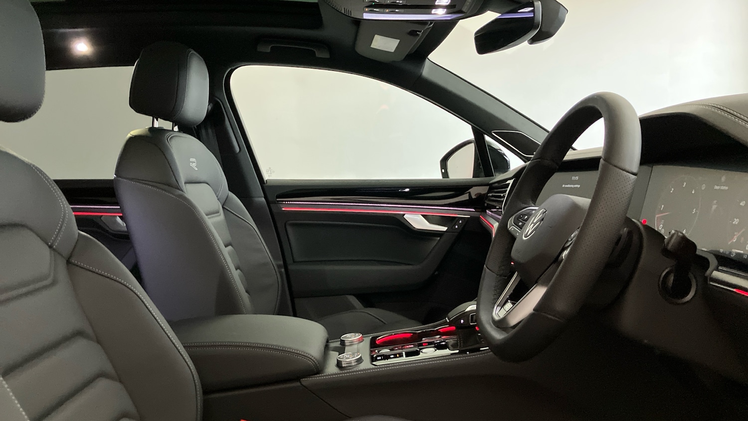 Used Volkswagen Touareg 2025 for sale - 77170279: Photo 15