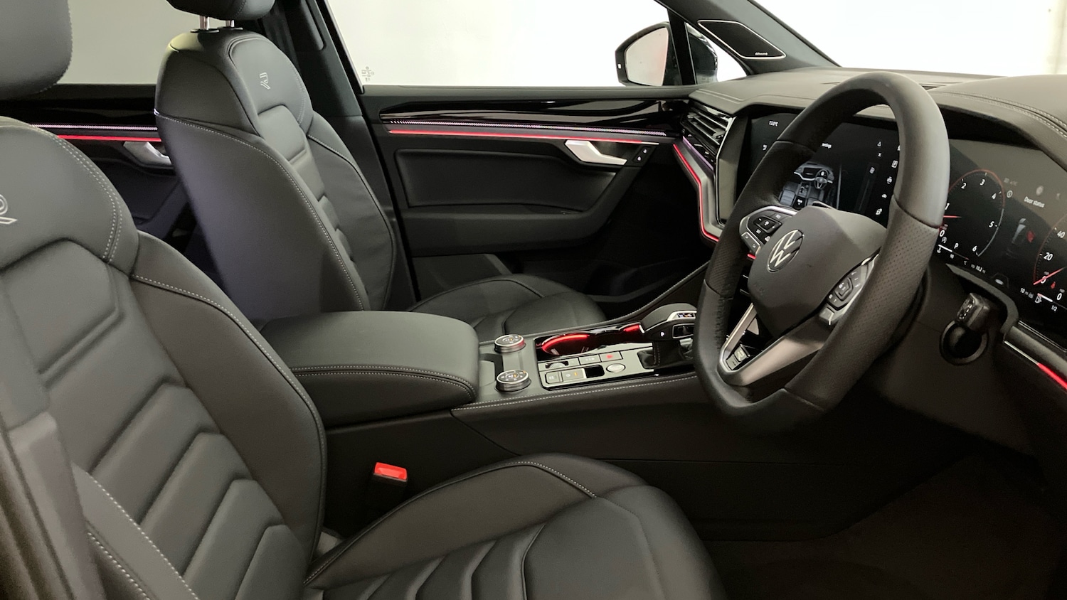 Used Volkswagen Touareg 2025 for sale - 77170279: Photo 35