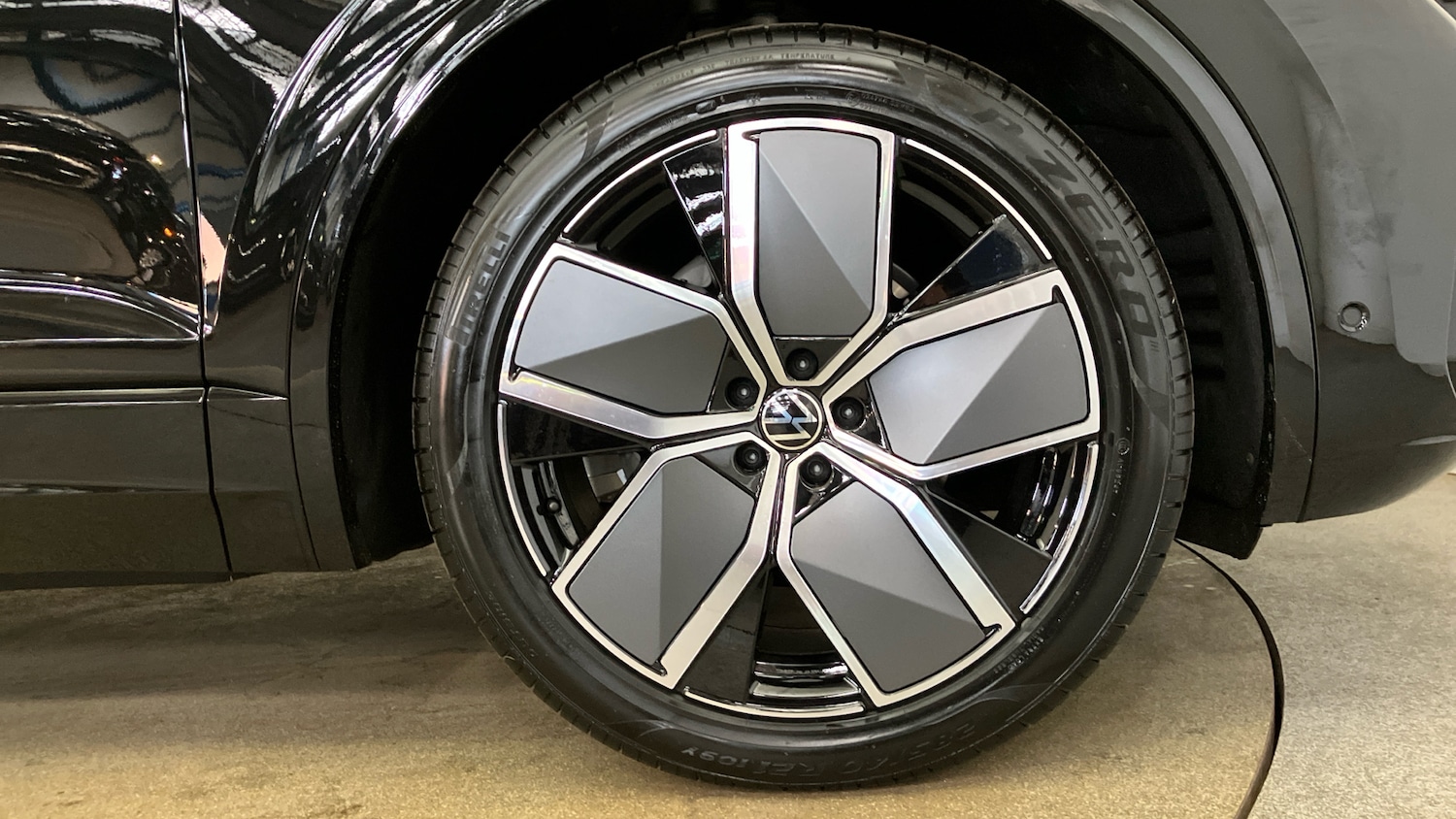 Used Volkswagen Touareg 2025 for sale - 77170279: Photo 5