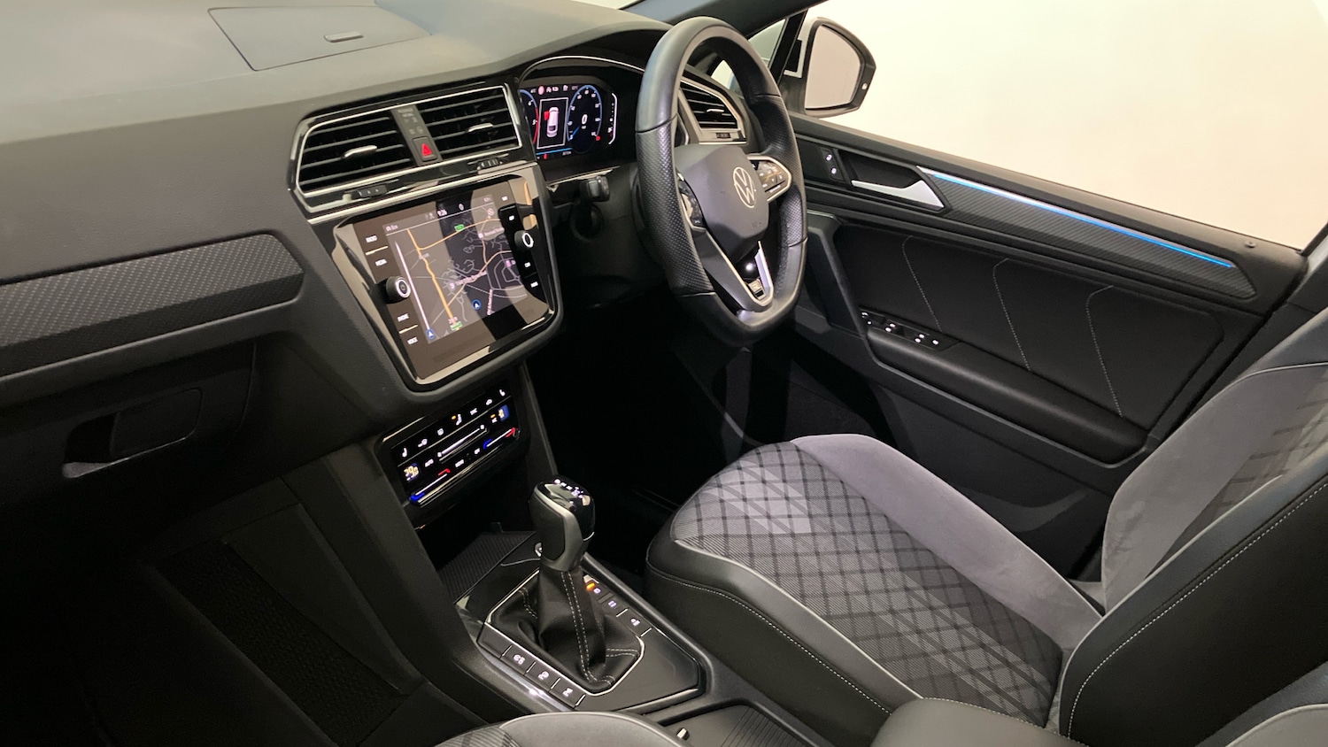 Used Volkswagen Tiguan 2022 for sale - 77629200: Photo 2