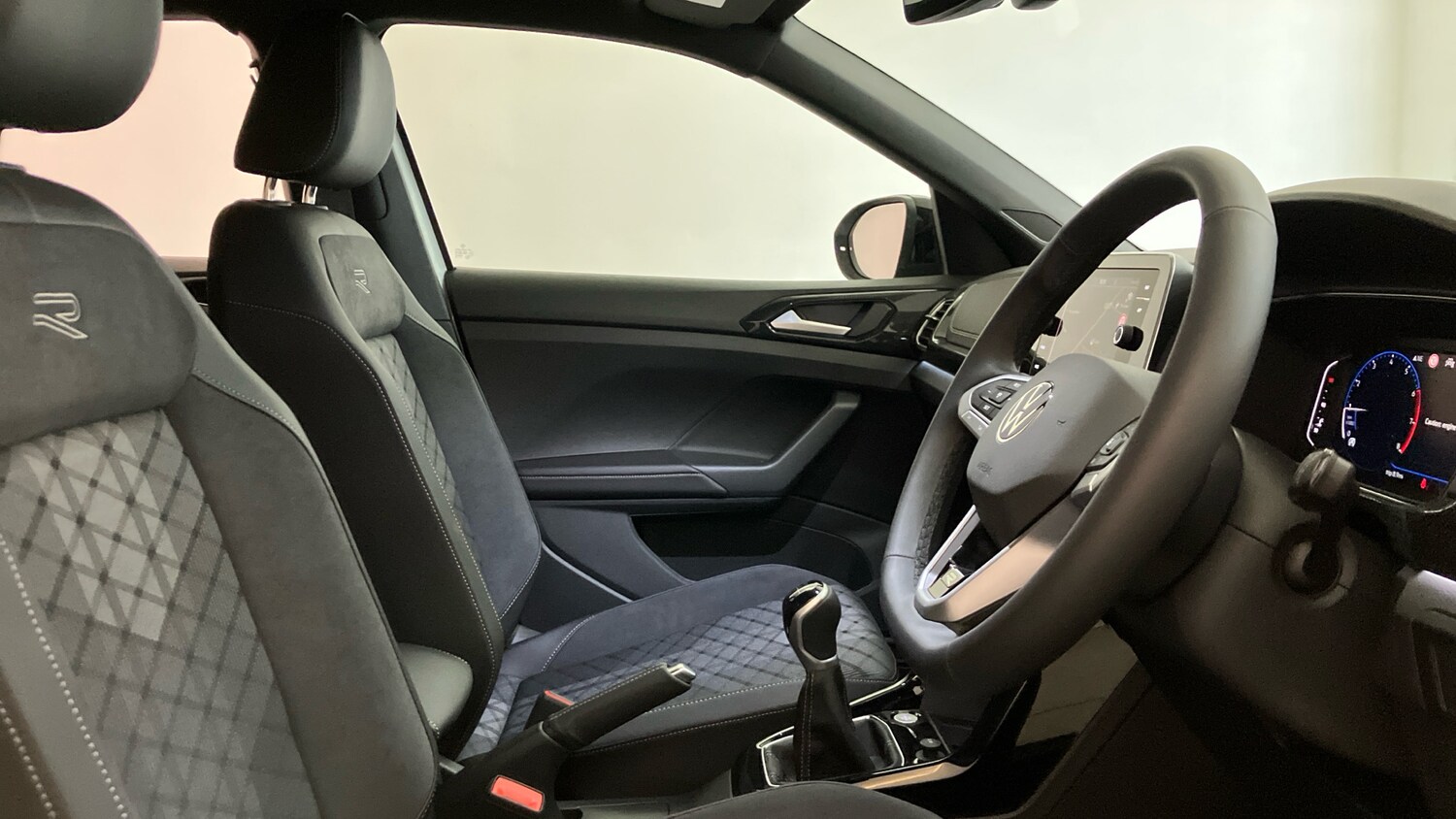 Used Volkswagen T-Cross 2025 for sale - 76181283: Photo 15