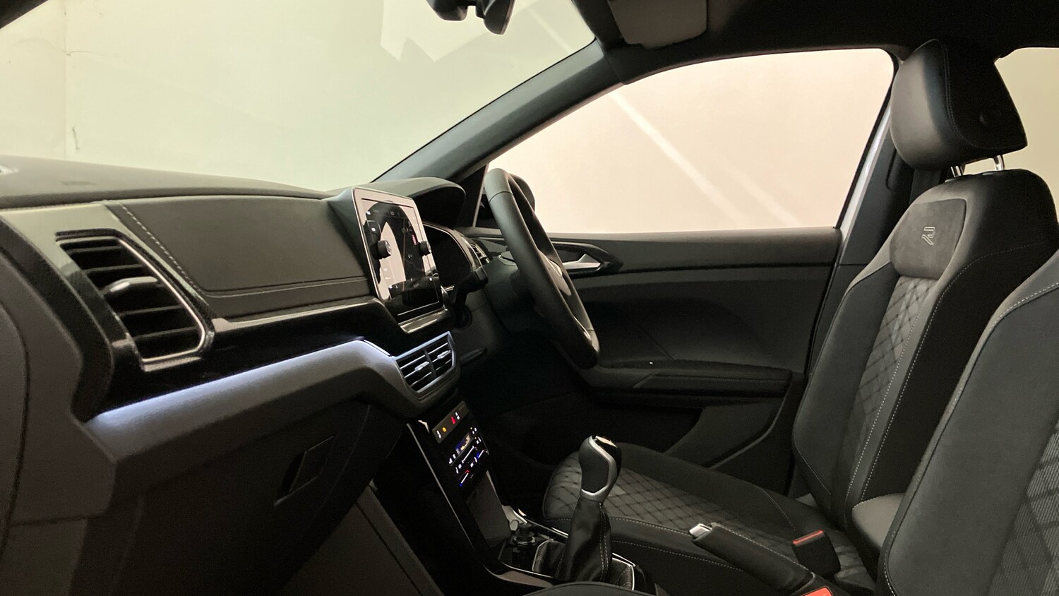 Used Volkswagen T-Cross 2025 for sale - 76181283: Photo 24